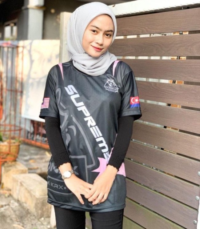 Kaos Jersey dan Inner Serba Hitam