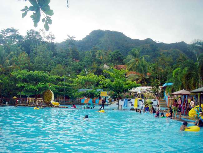 Kolam Renang Balong Sang Raja