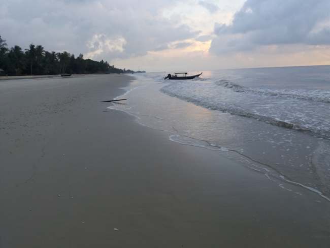 Mengenal-Pantai-Teluk-Rhu