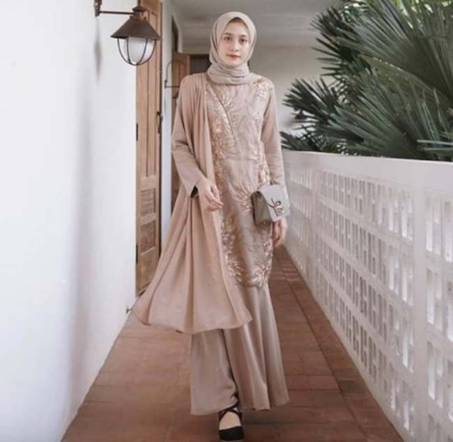 Model Gaun Bridesmaid Selendang