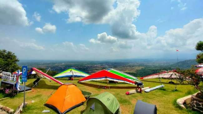 Wisata Paralayang Gunung Panten