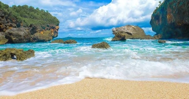 pantai lasiana